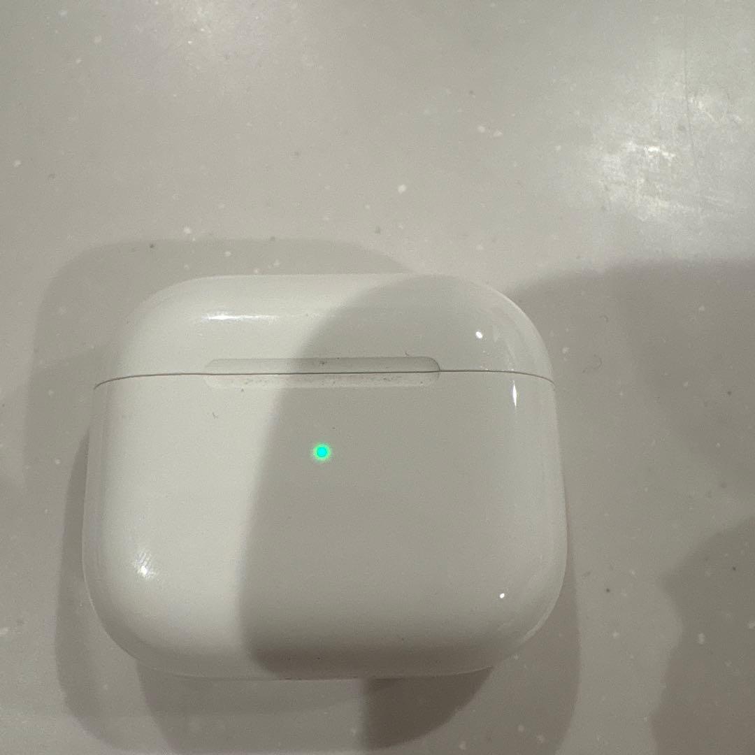 片耳　AirPods本体 ホワイト 充電ケース付き
