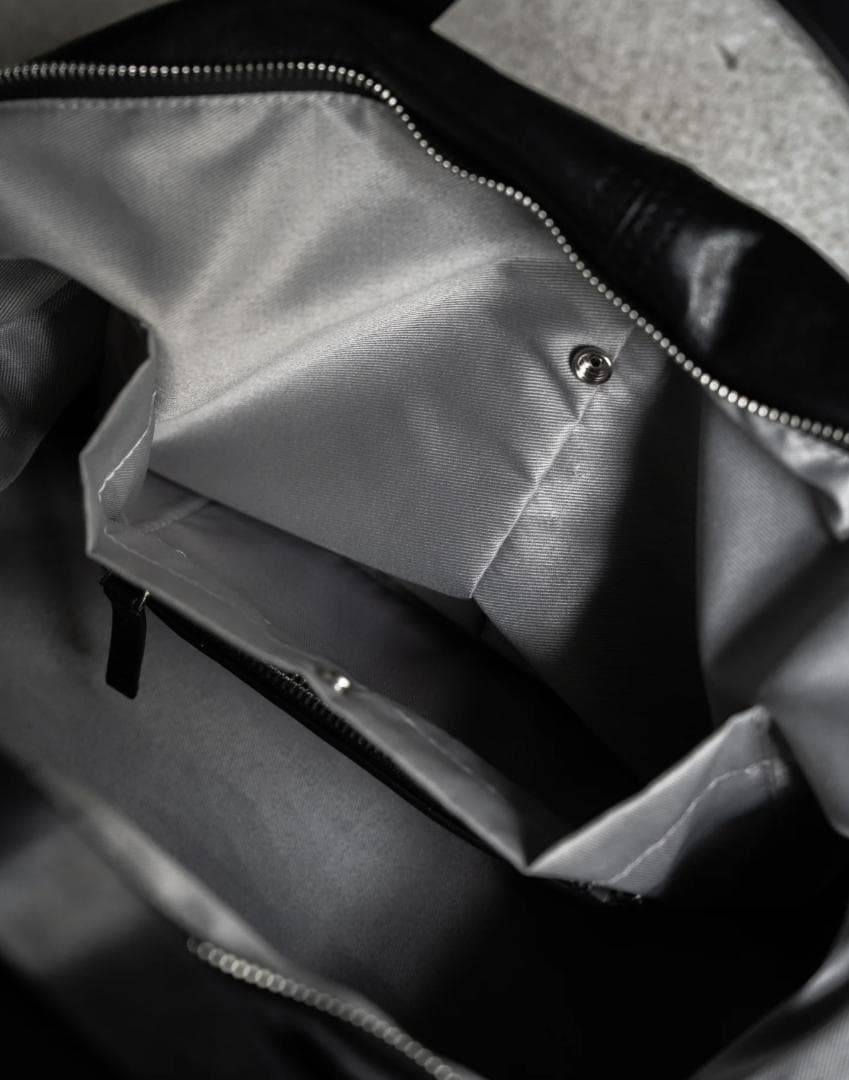 バッグ PRY Leather Front Zip Travel Bag