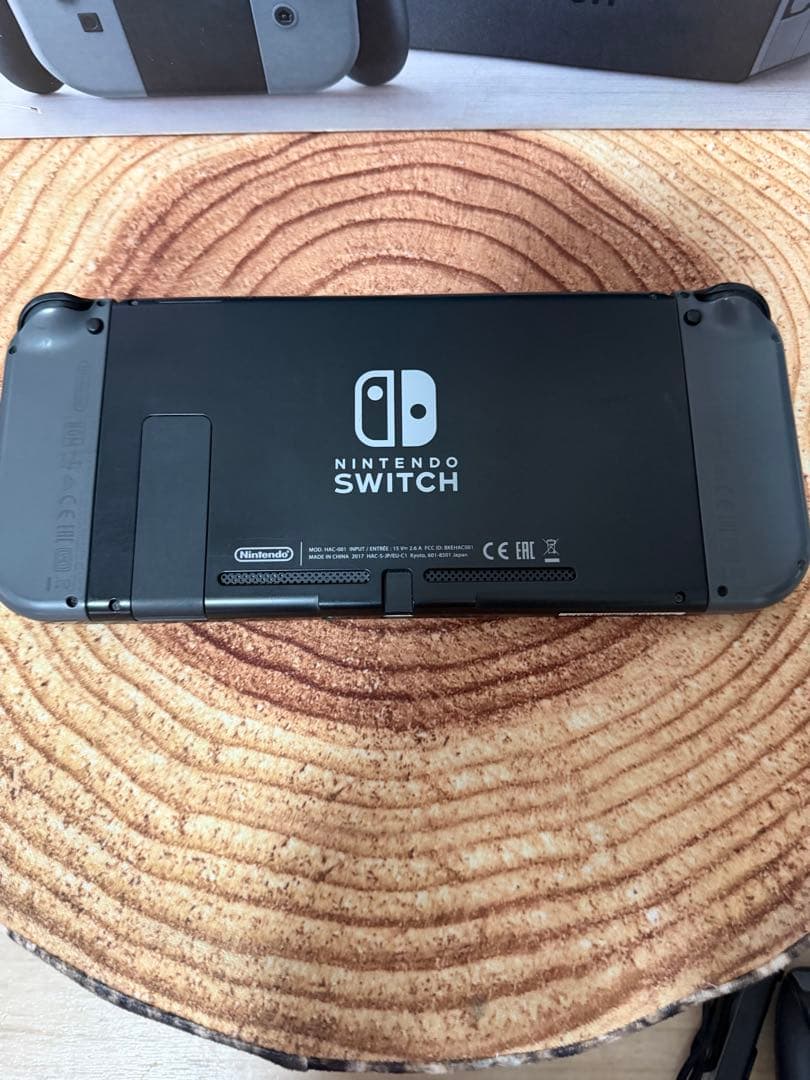 Nintendo Switch ニンテンドースイッチ本体　グレー①