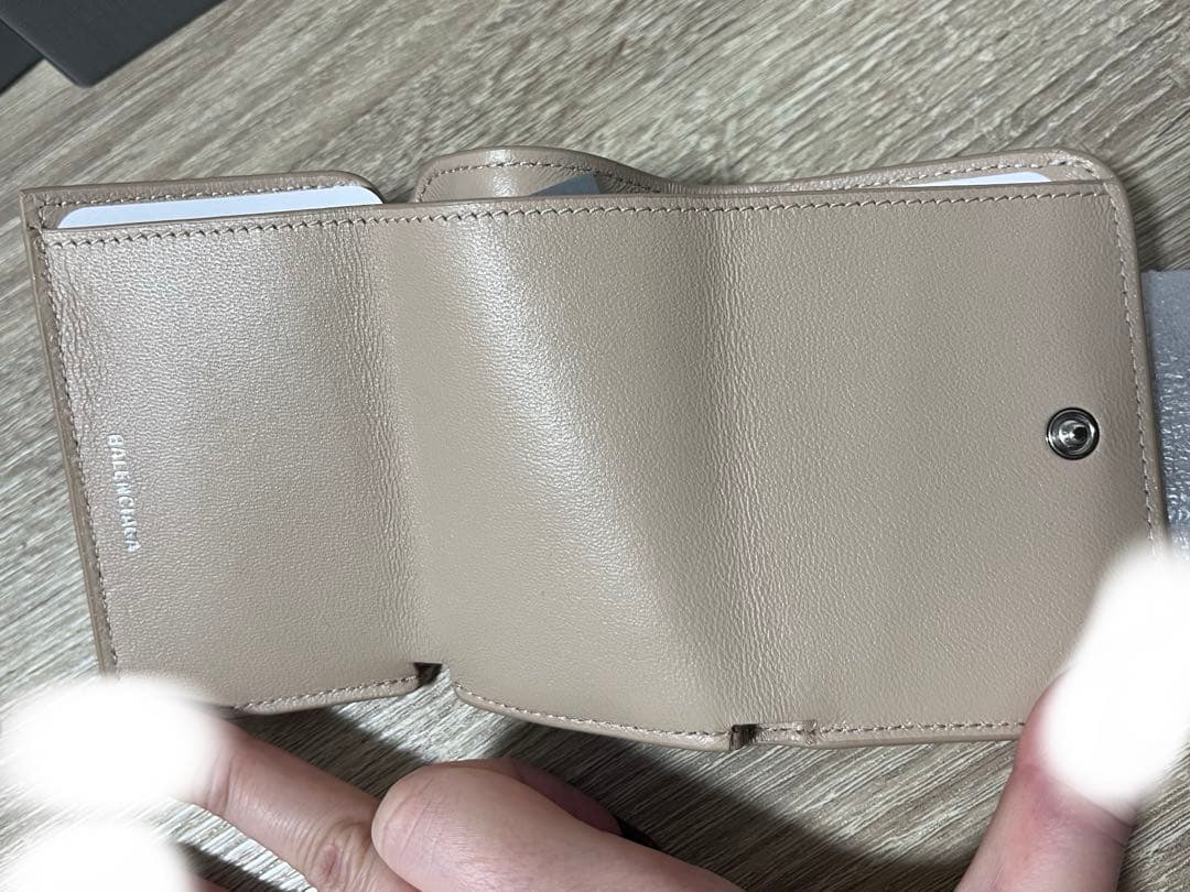 BALENCIAGA ベージュ 三つ折り財布