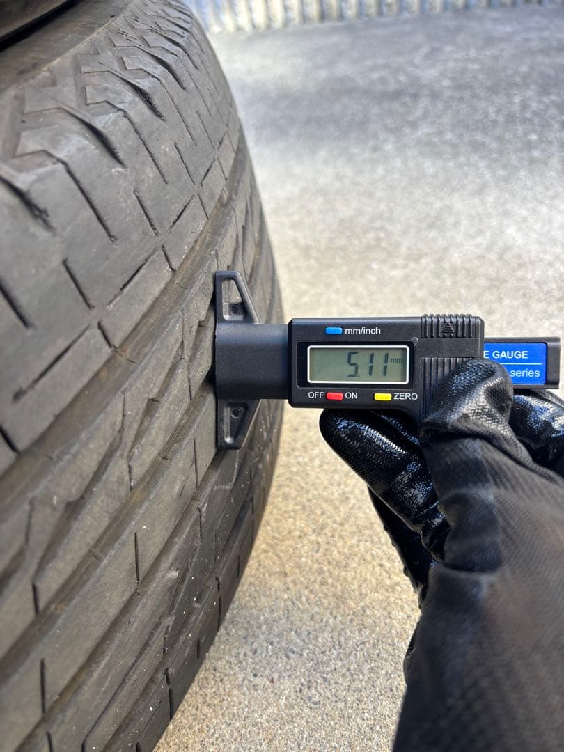 ②225/60R18 ブリヂストン　アレンザ　LX100 ４本のうち2本