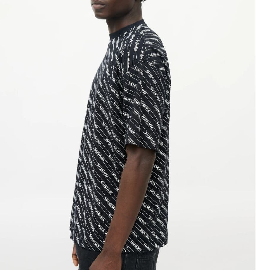 未使用　BALENCIAGA バレンシアガ 総ロゴ Tシャツ　M　白黒