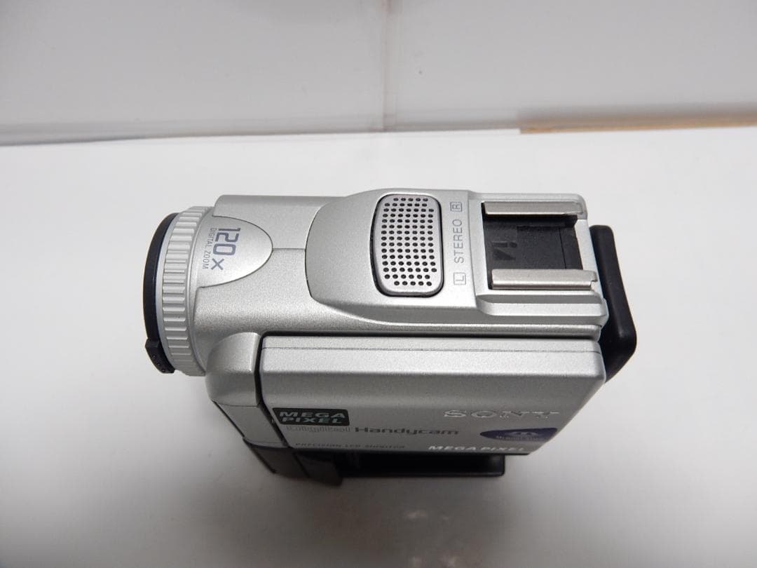 希少　Mini DV　Sonyソニービデオカメラ　DCR-PC101　再生はOK