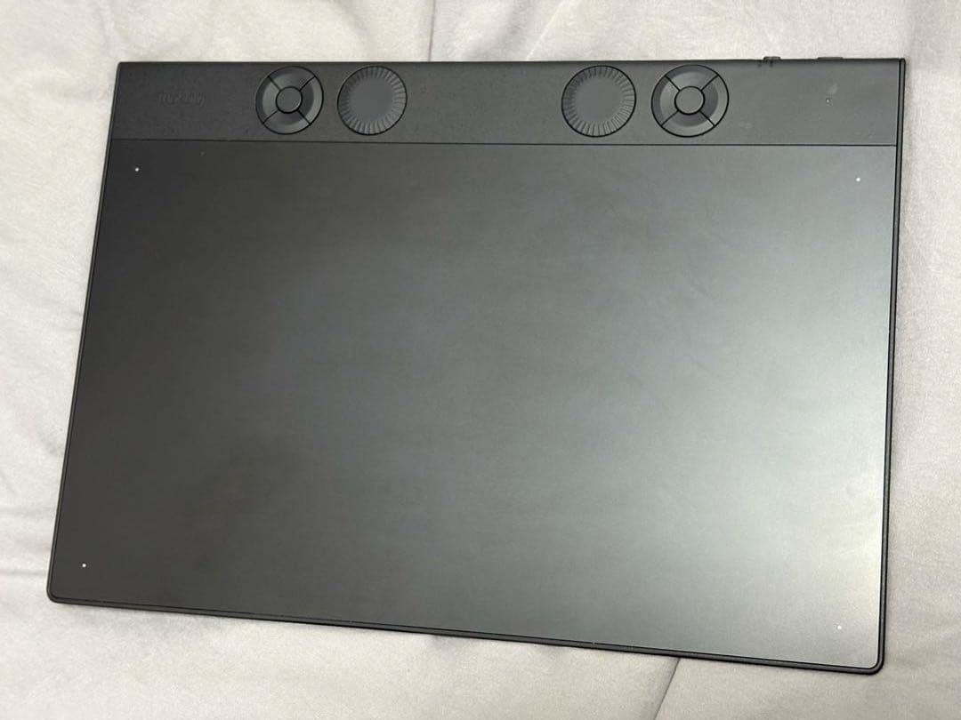 Wacom Intuos Pro Medium 本体