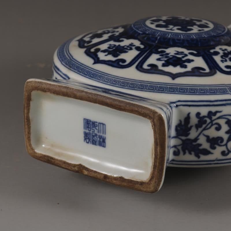 乾隆青花八宝抱月扁瓶 景徳鎮 陶磁器 装飾品 現代工芸品美術品 置物