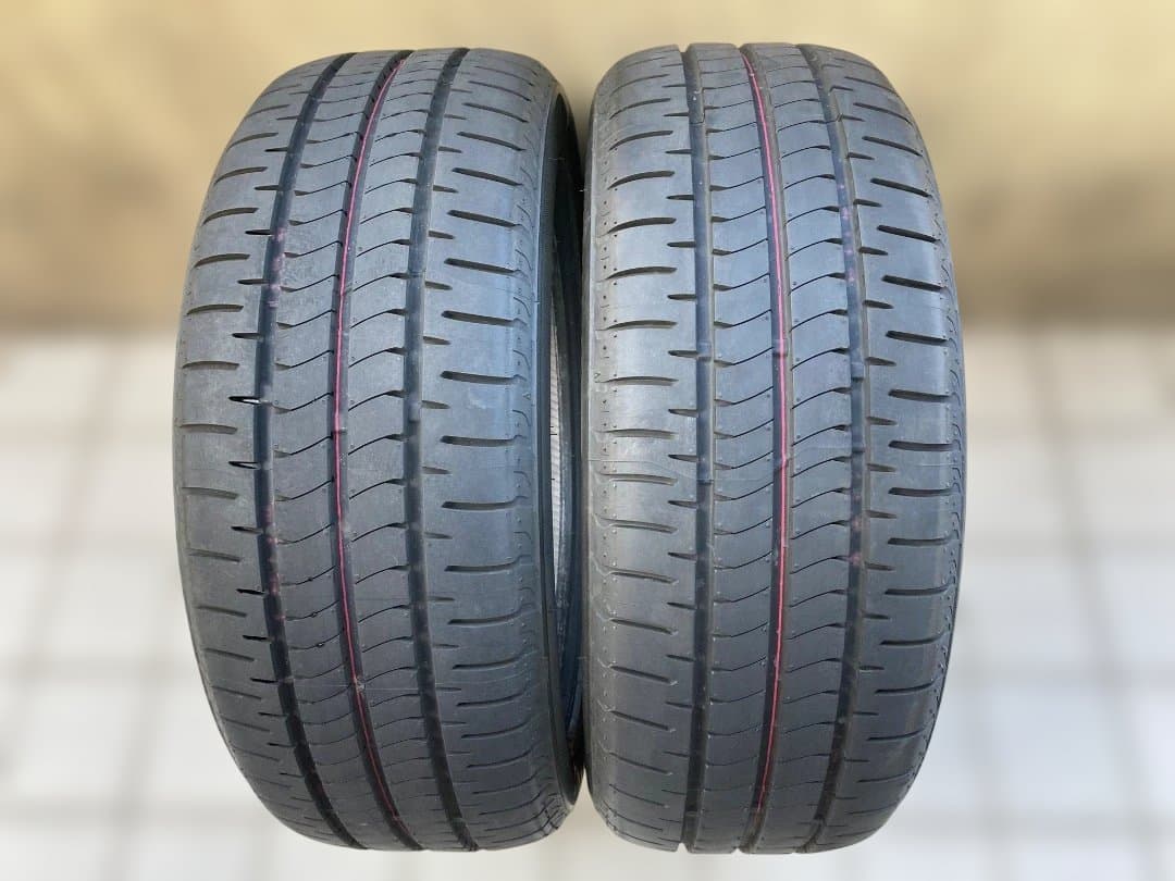 ②ブリヂストン NEWNO 215/50R17 タイヤ２本