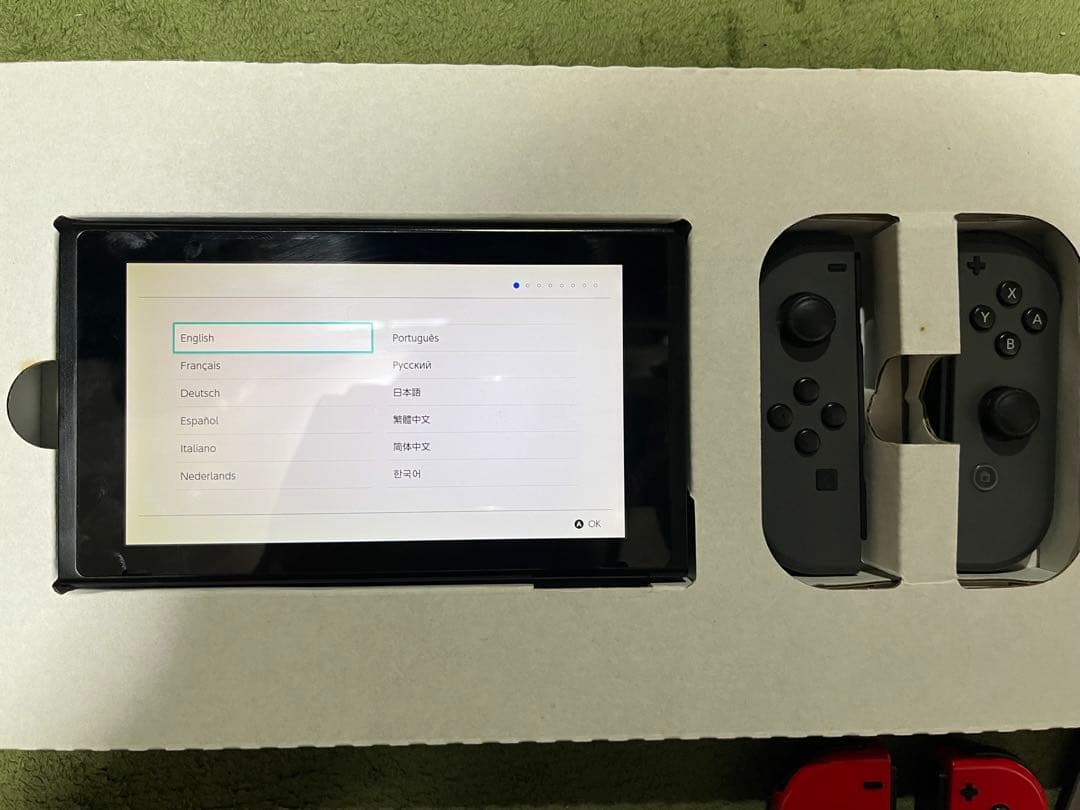 Nintendo Switch 本体 グレー/Joy-Conレッド付き　箱付き
