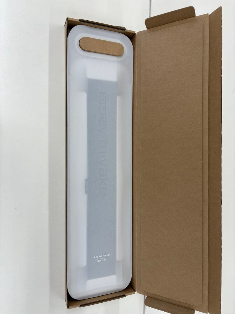 ISSEY MIYAKE iPhone Pocket ショート - ブラック