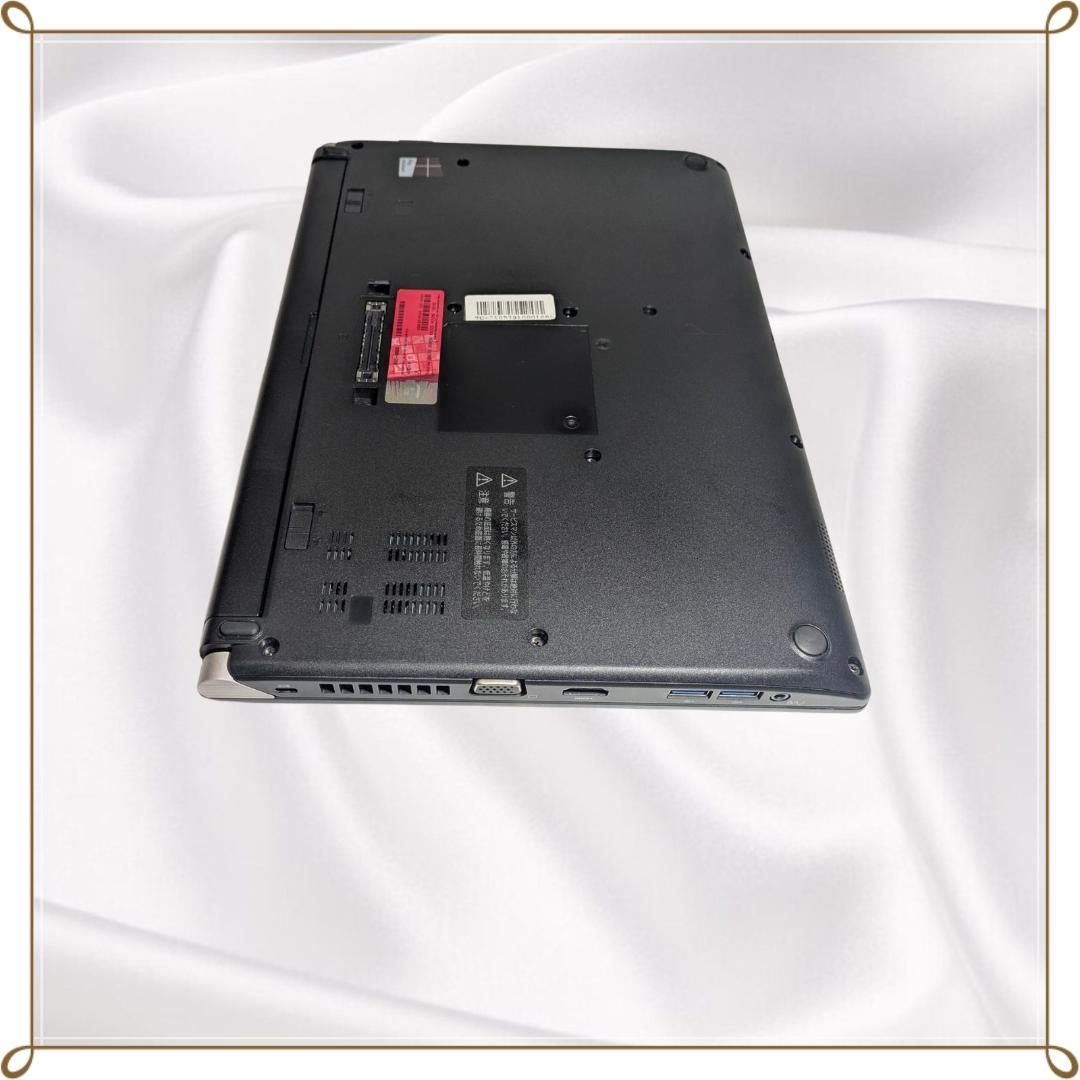 TOSHIBA dynabook R73/W Core i5　SSD 256GB