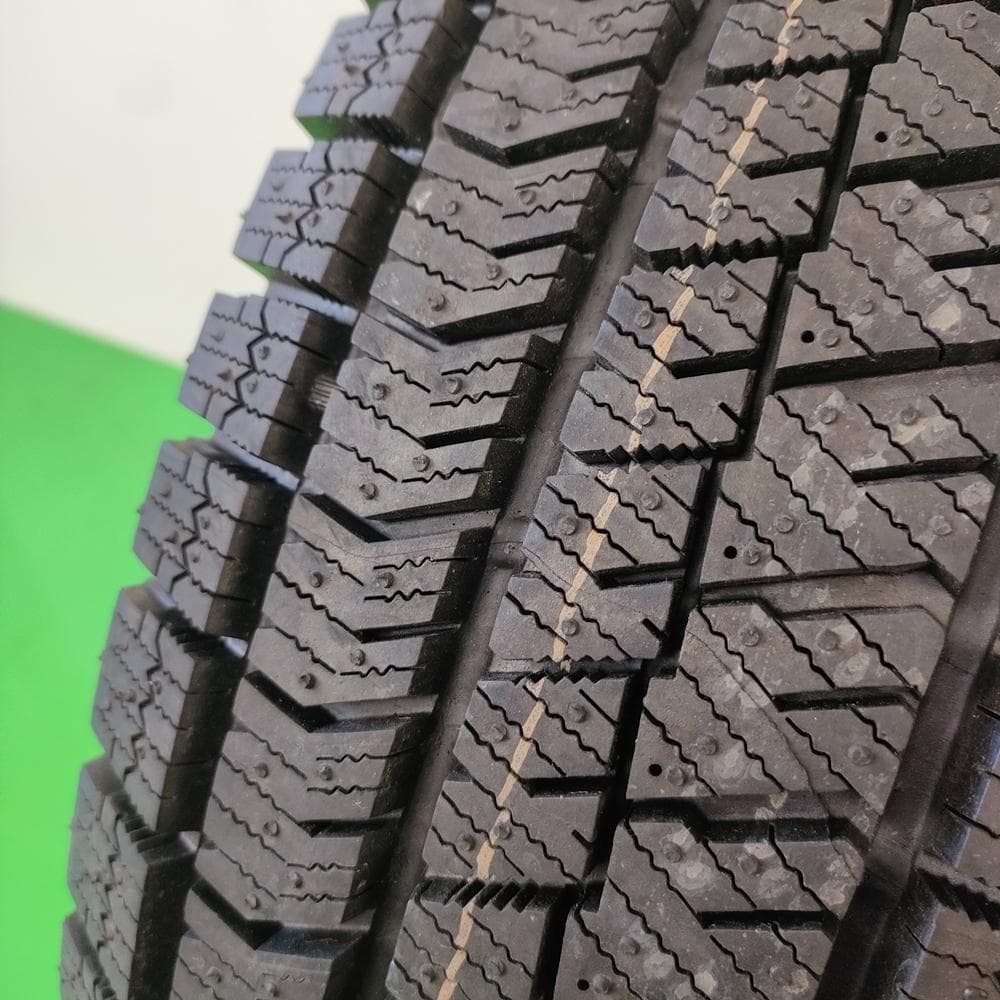タイヤ・ホイール BRIDGESTONE 185/70R14 BLIZZAK VRX2 YW827