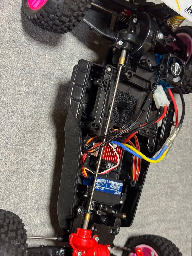 タミヤ4WDレーシングバギー マンタレイ2018オリジナル メカ・OP多数装着車