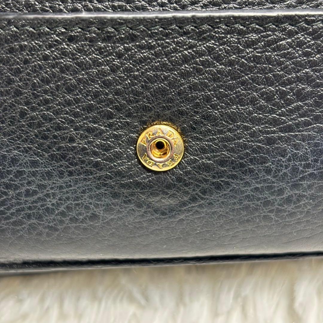 ✨付属品完備✨ プラダ ヴィッテロダイノ シボ 革 レター型 三つ折り財布 黒
