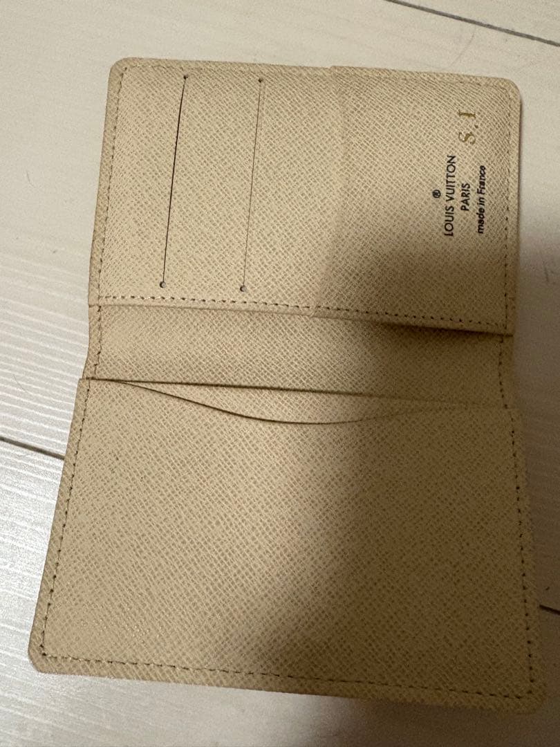 LOUIS VUITTON 名刺入れ アイボリー