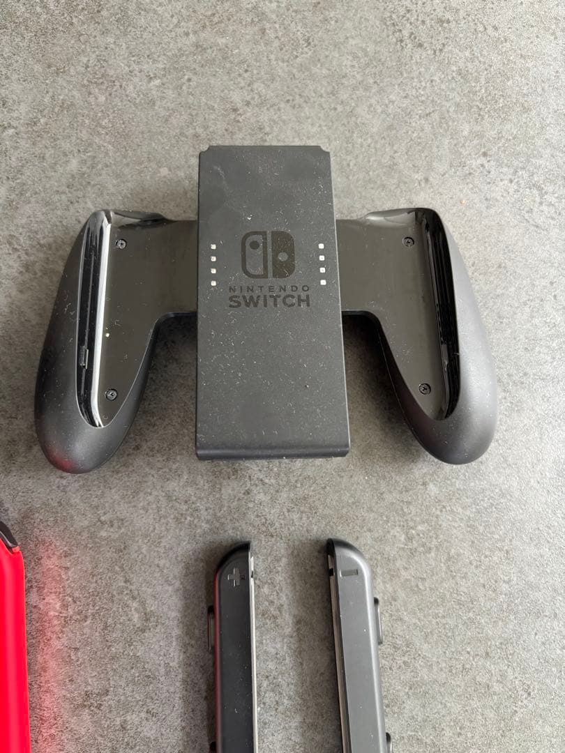 Nintendo Switch 本体　Joy-Con 2セット付き