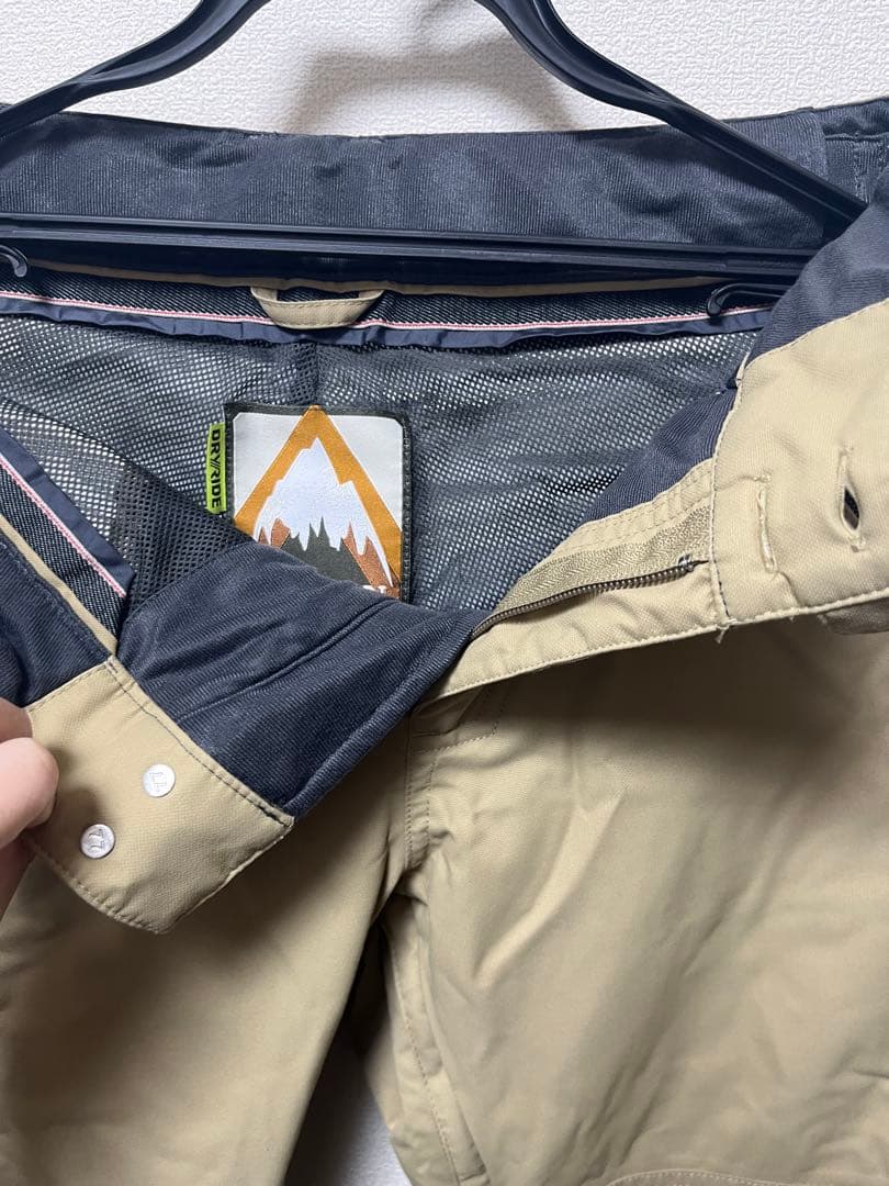 【美品】BURTON スノーボードパンツ ベージュ カーゴスタイル