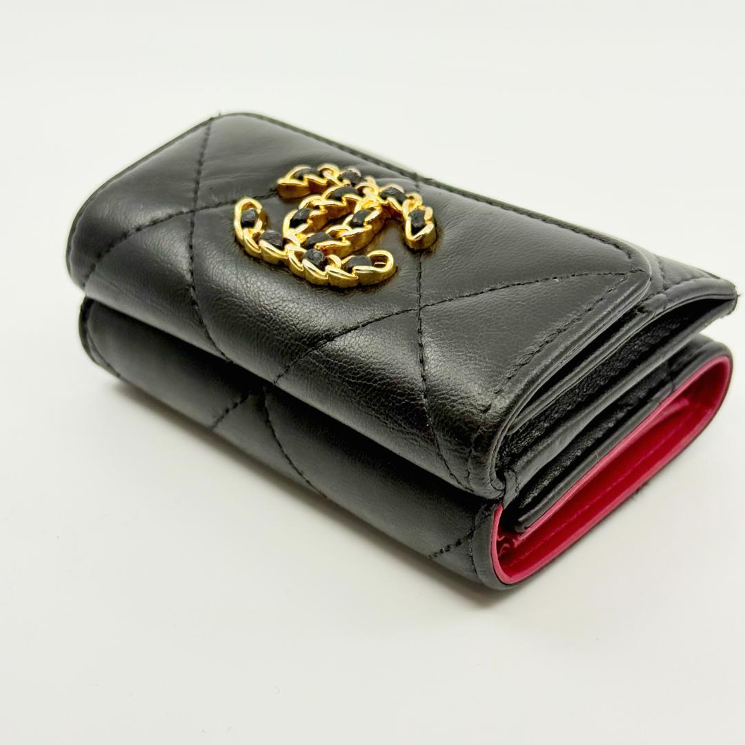 美品 CHANEL シャネル CHANEL19（ディズヌフ）スモールウォレット