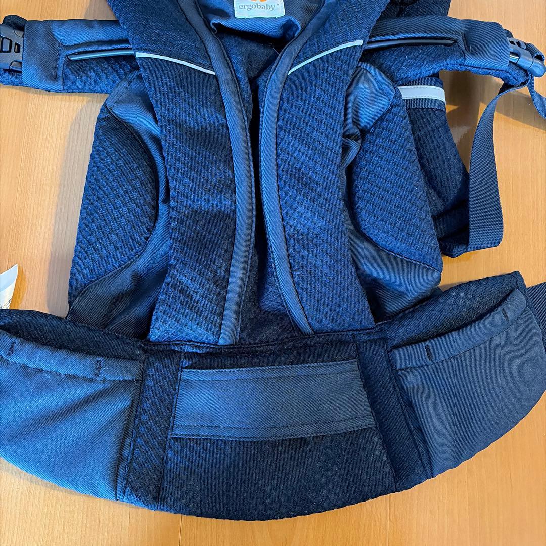 ergobaby オムニブリーズ ミッドナイトブルー 抱っこ紐　エルゴ