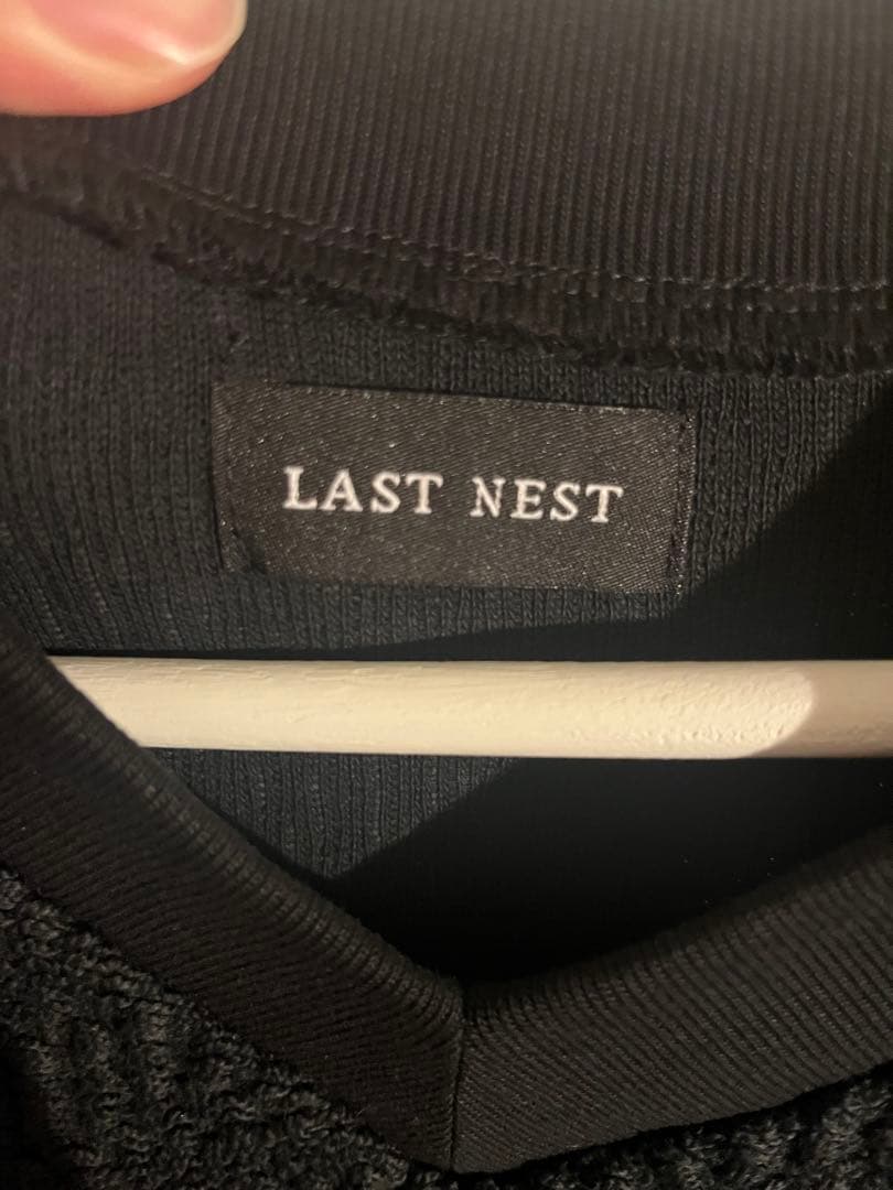 トップス Last nest LOGO EMB KNIT VEST / BLK