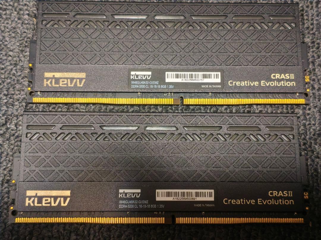 KLEVV CRAS II DDR4 8GB 3200MHz 2枚 16GB