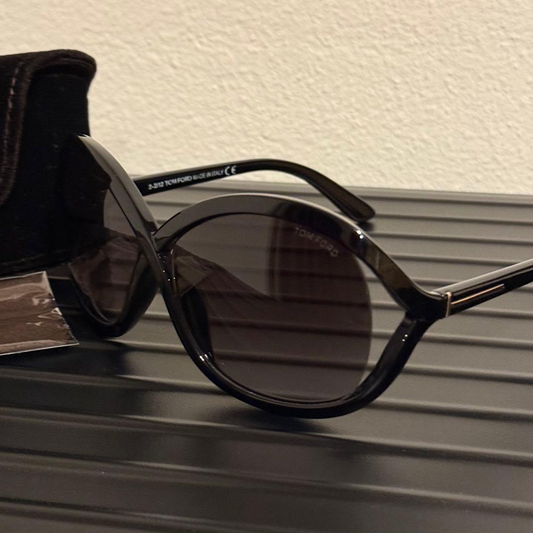 美品 TOM FORD トムフォード サングラス Sandra 黒 ユニセックス