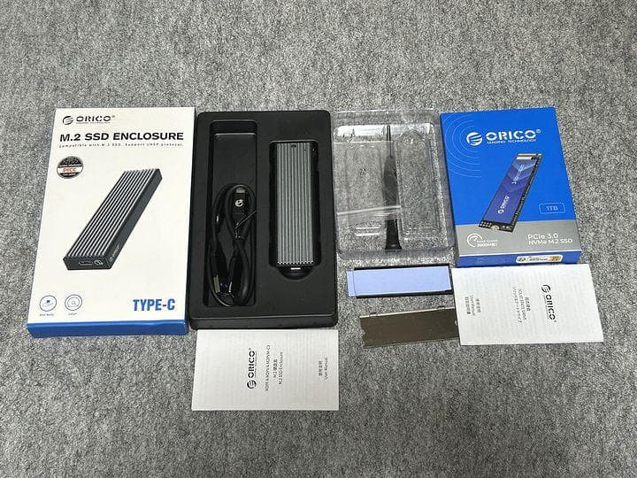 ◆ほぼ新品・ORICO 1TB.0 J-10 NVMe SSD+外付けケース