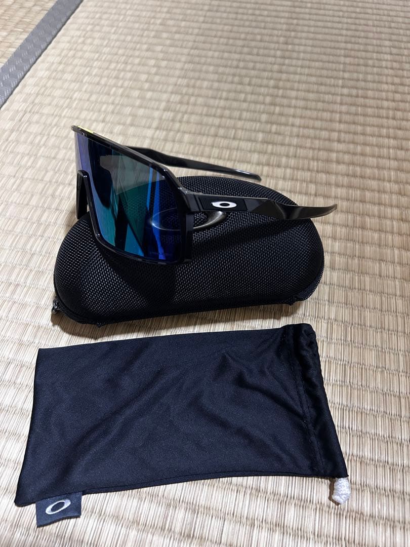 【即配送】 Oakley 人気モデル【Sutro】サングラス ブラック/グリーン