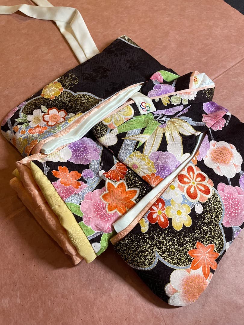 ご予約品[静] 市松人形 10号サイズの着物と長襦袢のセットと帯のセット