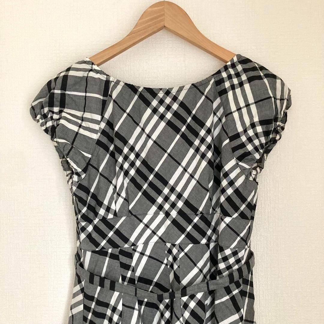 BURBERY　ノバチェック　ベルト付き　フレンチスリーブ　ひざ丈ワンピース
