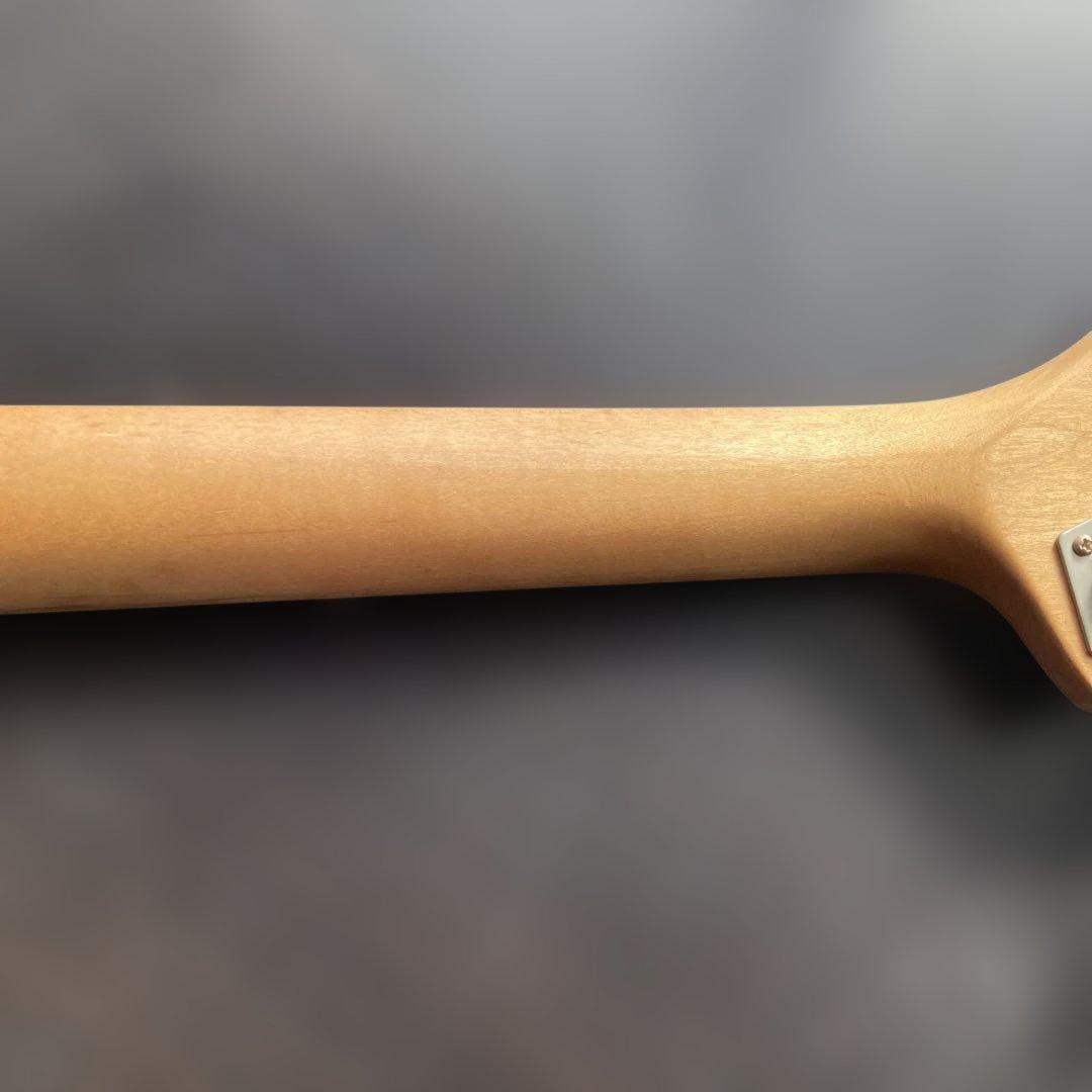 エレキベースネツク　フレッドレス　チューニングペグ付き　中古品　自宅長期保管品