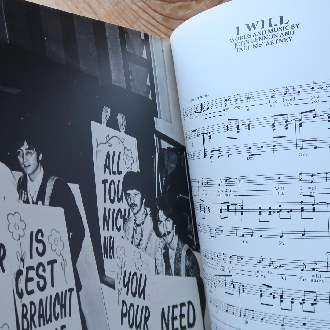 2月限定セール！ 洋書　LOVE SONGS　THE BEATLES　ビートルズ