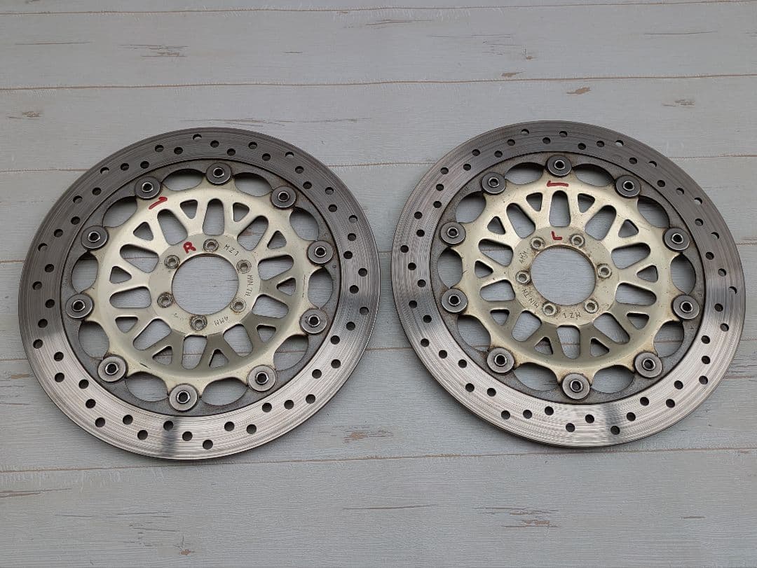 ★中古品 ブレーキローター 2枚セットcb1000SF用
