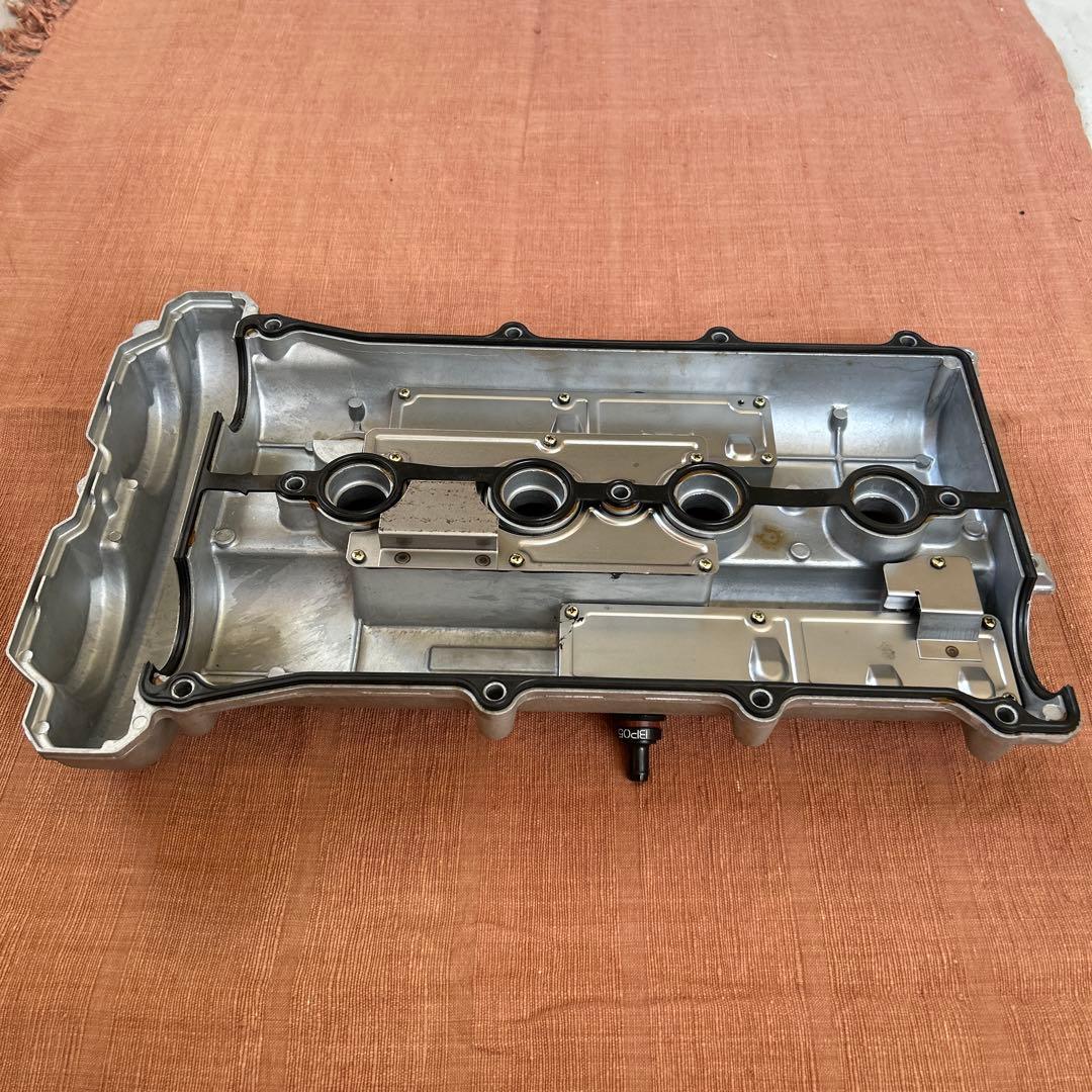 ロードスター エンジンヘッドカバー