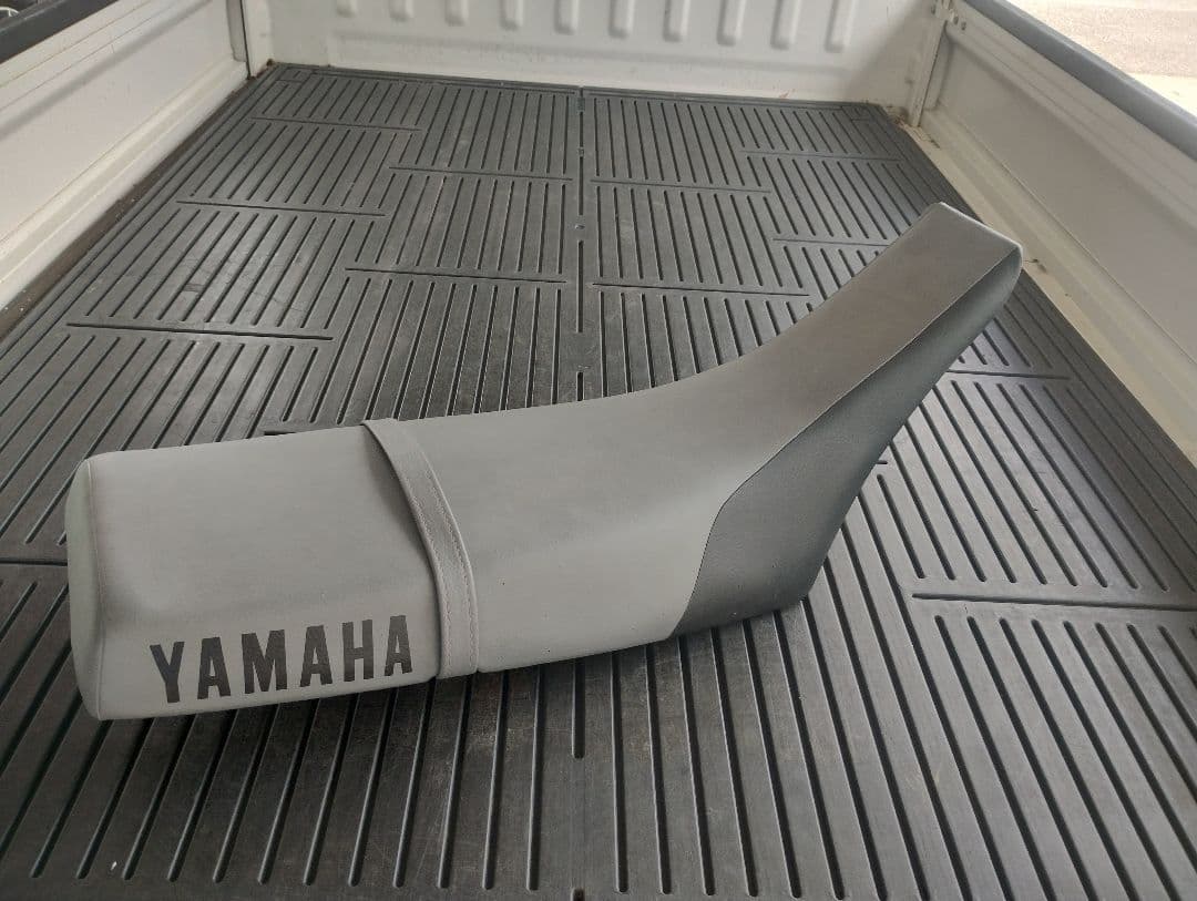 【送料無料】YAMAHA TW200 純正シート