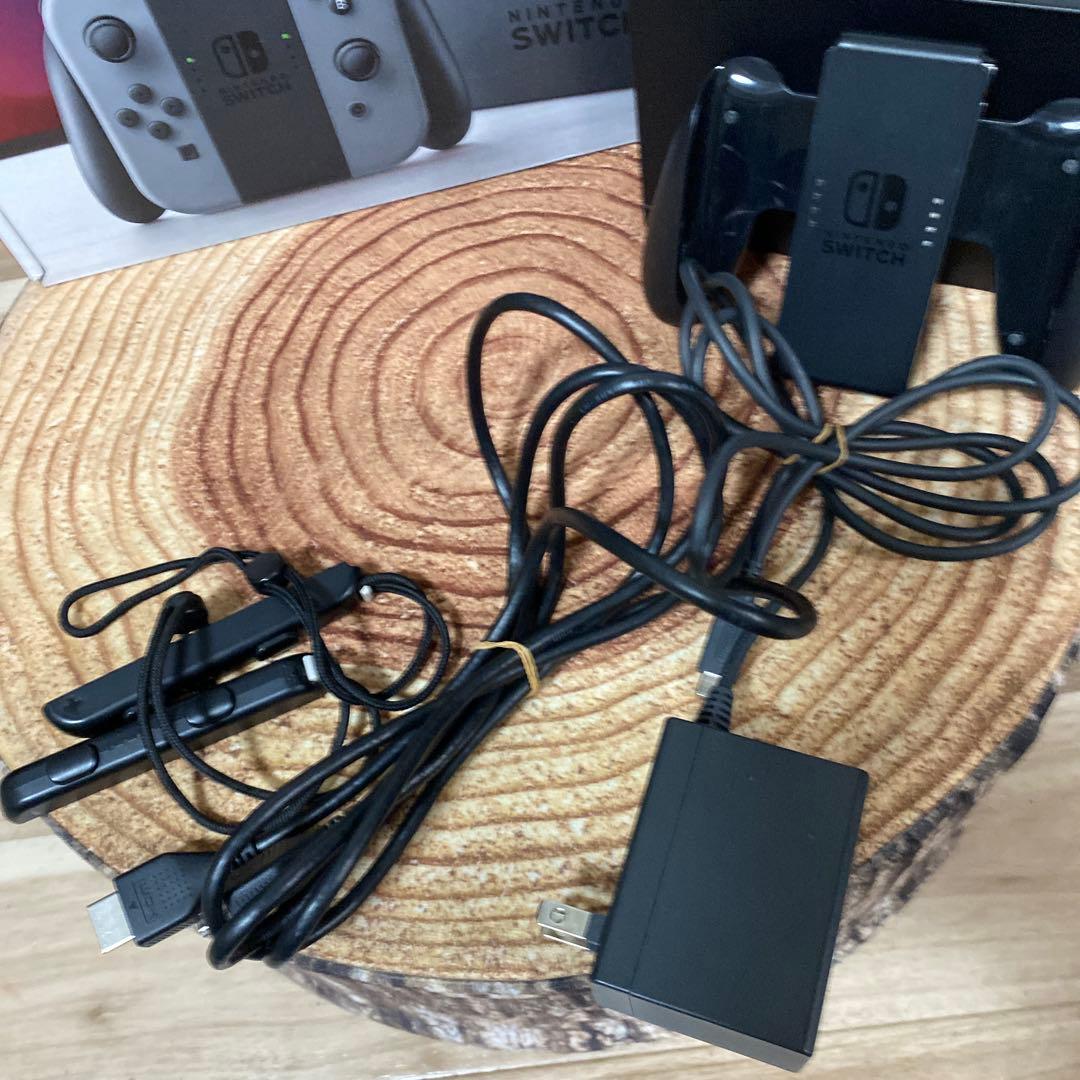 Nintendo Switch ニンテンドースイッチ本体　グレー ①