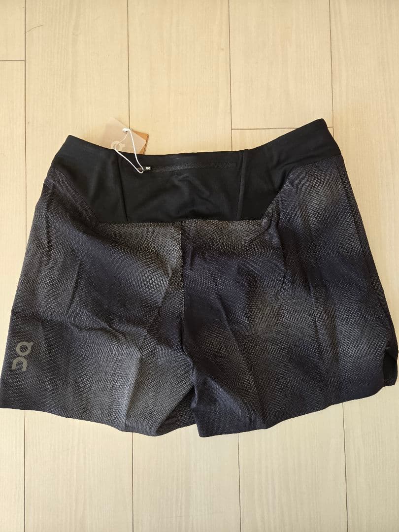 ON Lightweight Shorts Lumos S ブラック