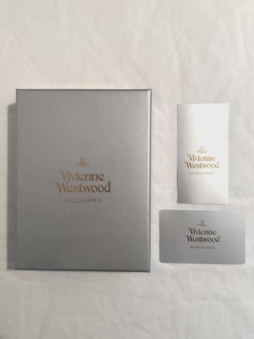 【新品未使用】Vivienne Westwood 二つ折り財布 ブラック 大人気