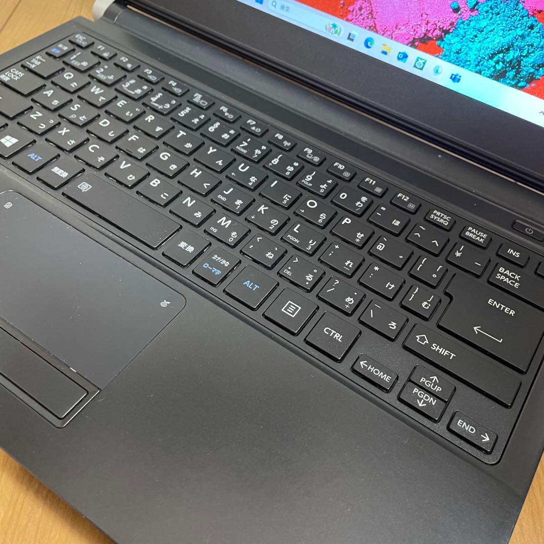 東芝 dynabook R73/J 第7世代i3