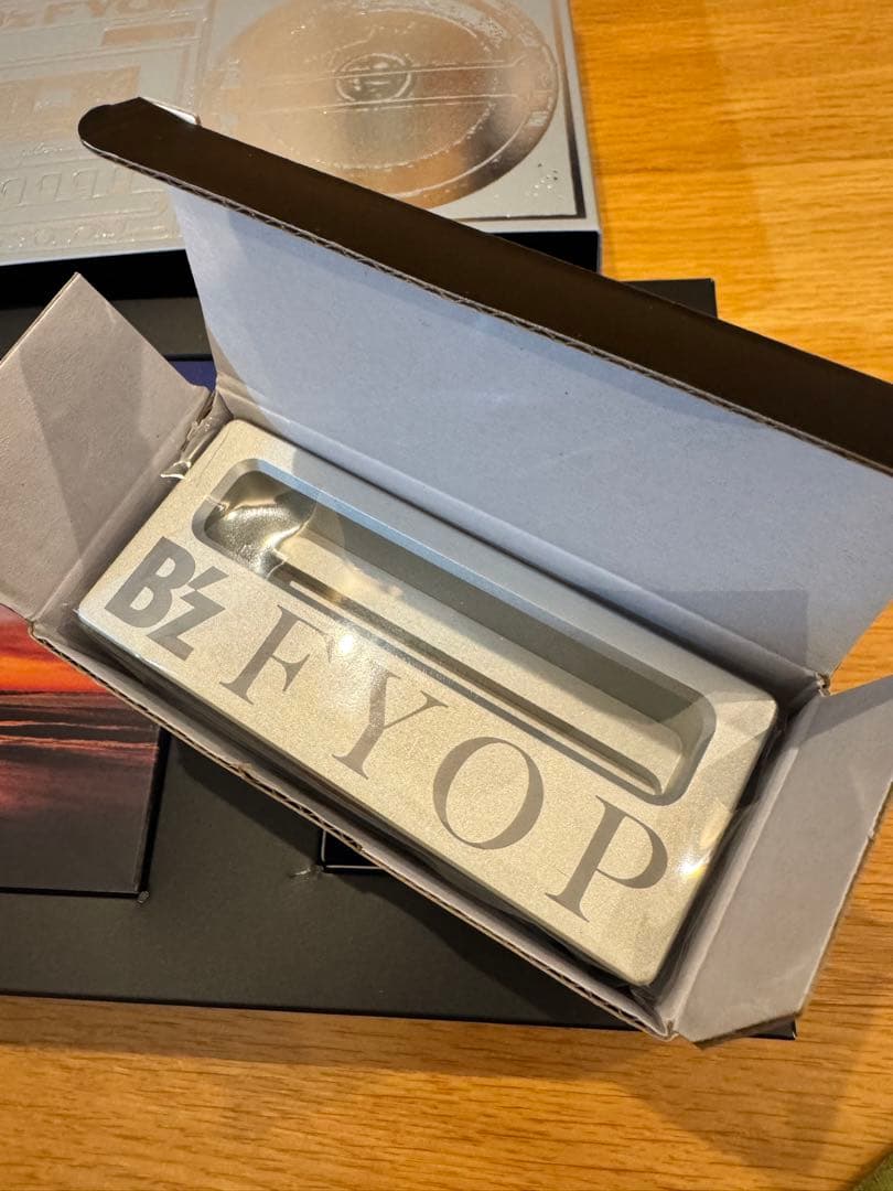 B'z FYOP 数量限定版CD +メタルスマートフォンスピーカーキーホルダー付