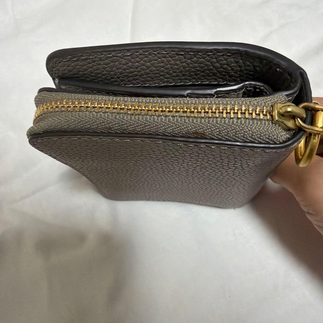 TORY BURCH(トリーバーチ)二つ折り財布-グレーベージュファスナー