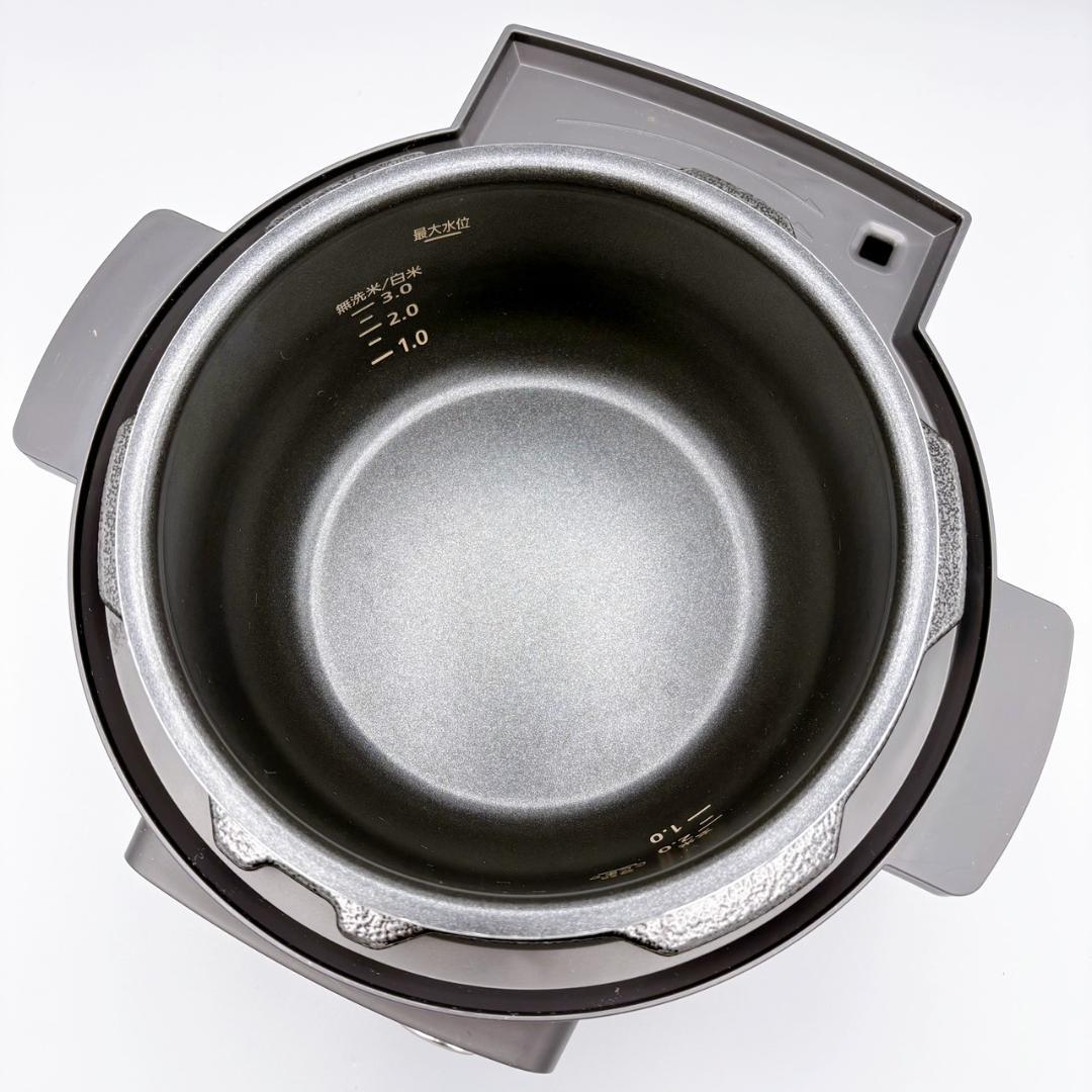 【極美品】アイリスオーヤマ 電気圧力鍋 2.2L KPC-MA２-B