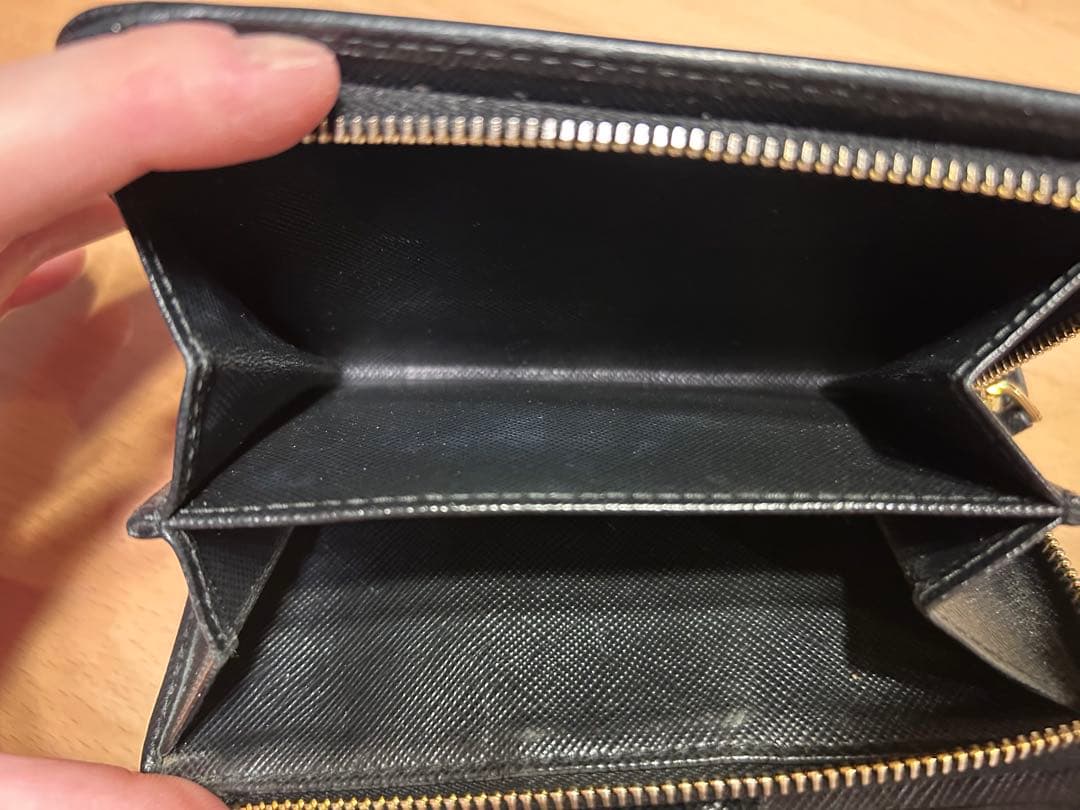 プラダ PRADA 二つ折り財布