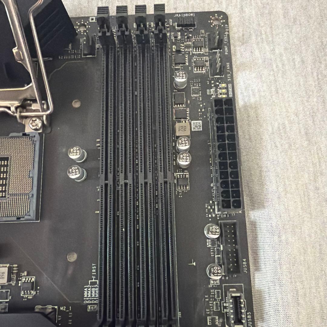 MSI MPG Z490 GAMING PLUS マザーボード