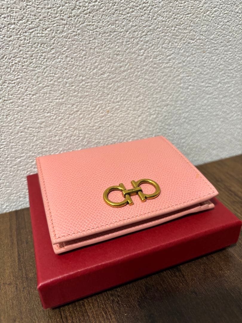【新品】 Ferragamo フェラガモ 財布 ガンチーニ ピンク