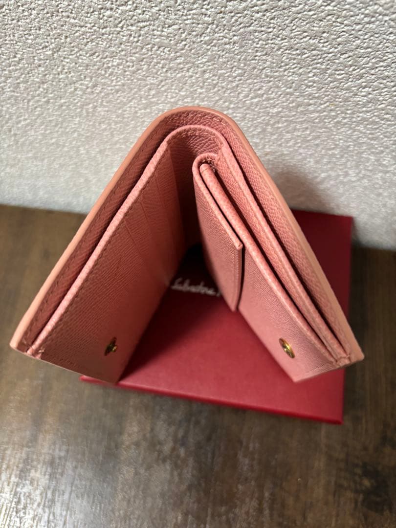 【新品】 Ferragamo フェラガモ 財布 ガンチーニ ピンク