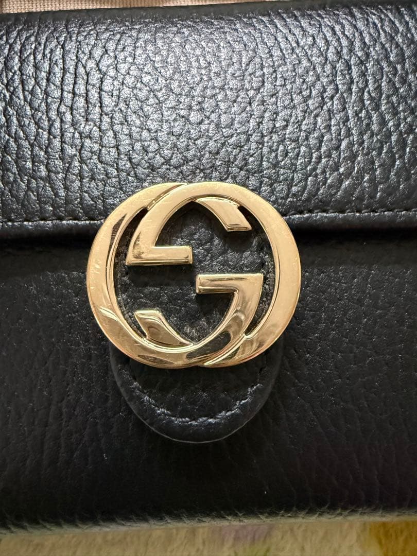 GUCCI ブラック 二つ折り財布 GGロゴ