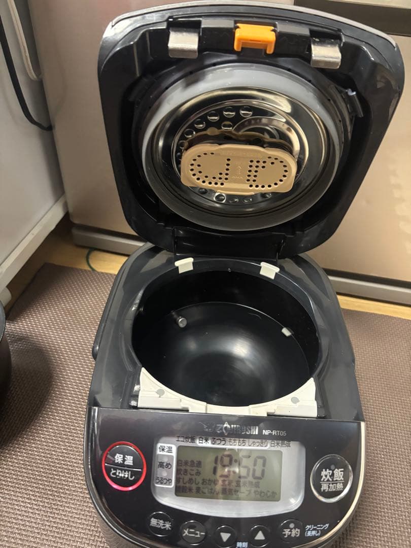 象印 炊飯器　極め炊き 3合〜4合 NP-RT05-2024年製