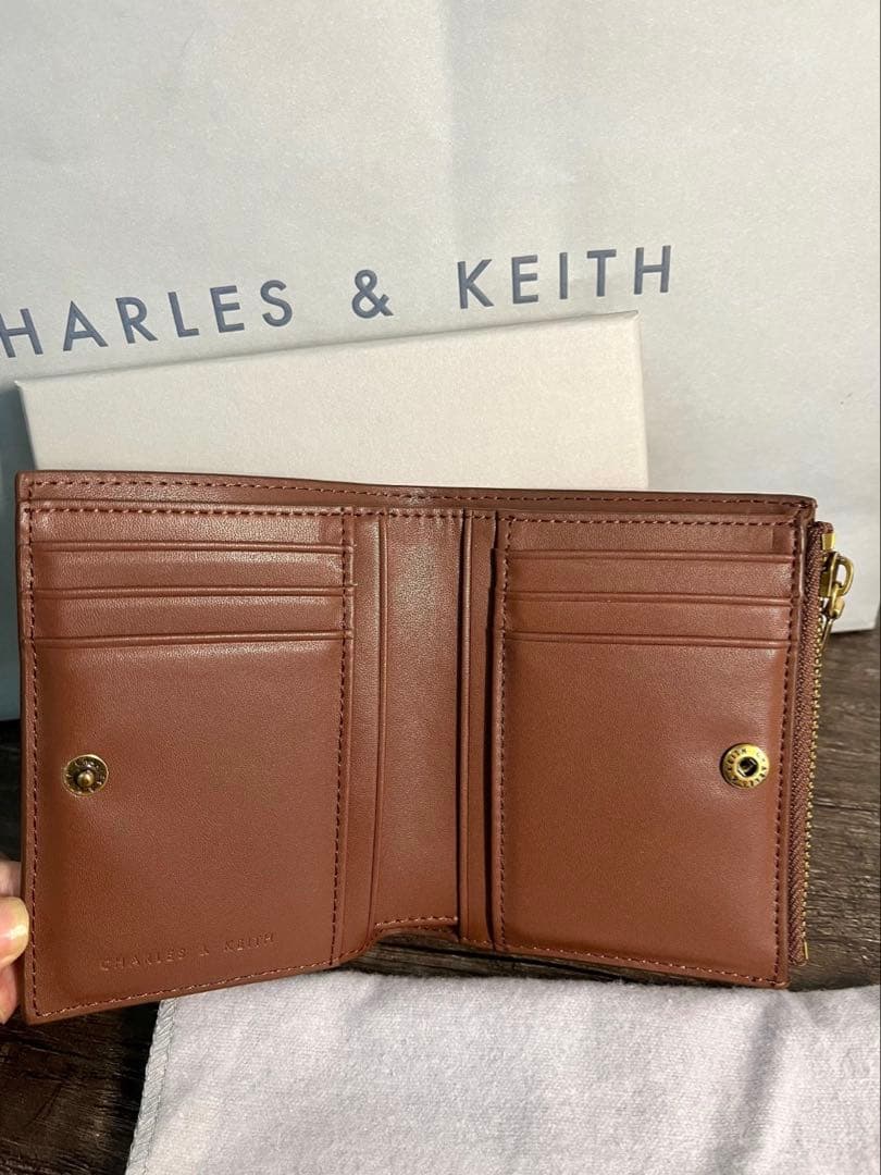 海外限定CHARLES & KEITH 財布