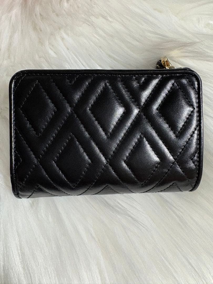 MIU MIU ブラックレザー三つ折り財布