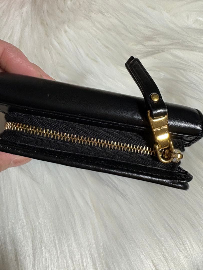 MIU MIU ブラックレザー三つ折り財布