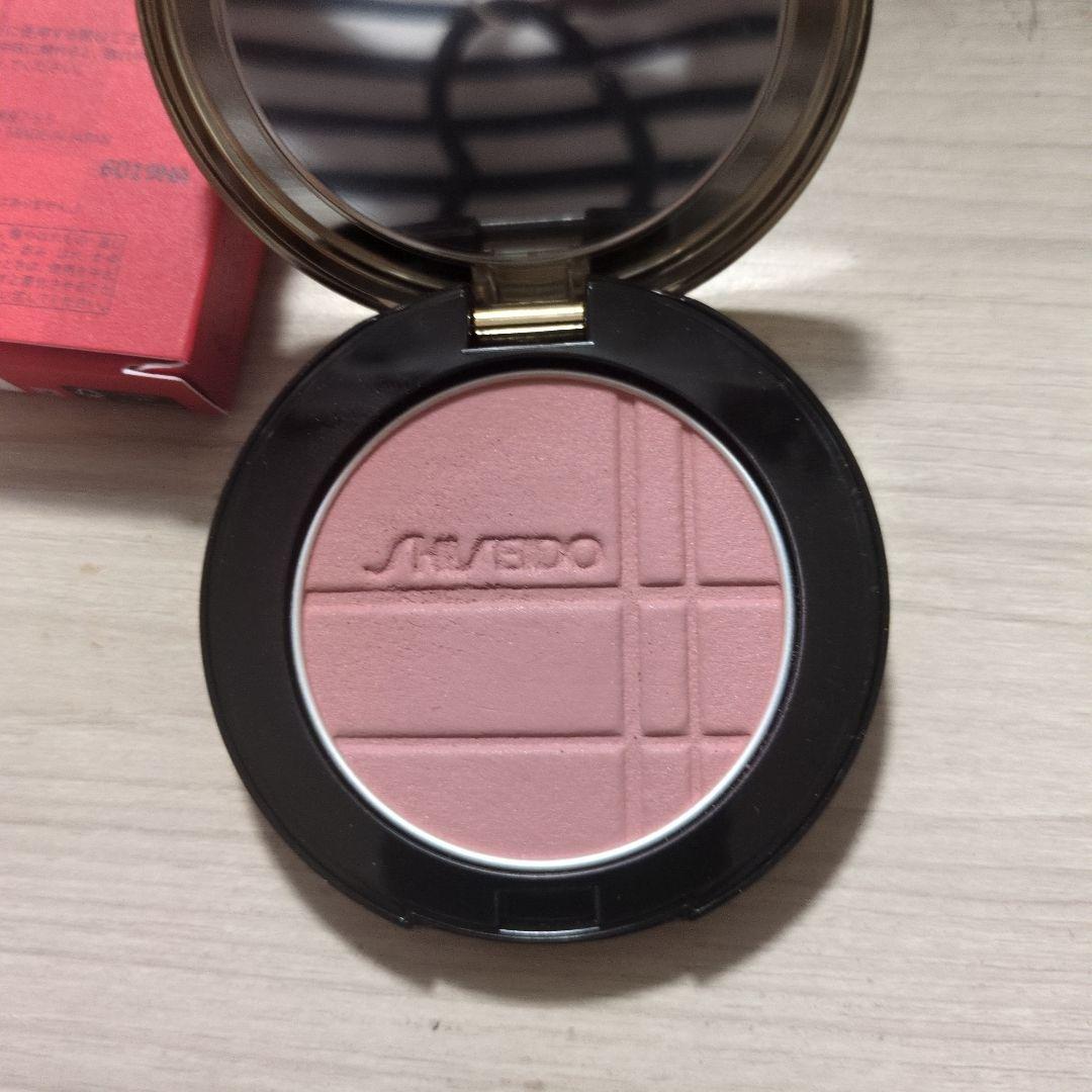 【新品同様】SHISEIDO　カラー＋グロウエンハンサー　06